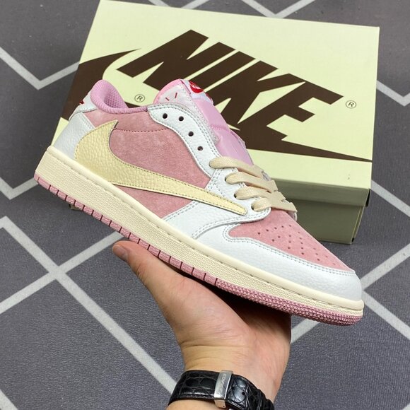 Jordan 1 Retro Low OG SP Travis Scott - Picture 1 of 9